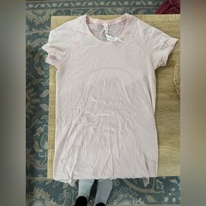 Light Pink Lululemon Swiftly Tech Short Sleeve Workout Women's Top Size 4